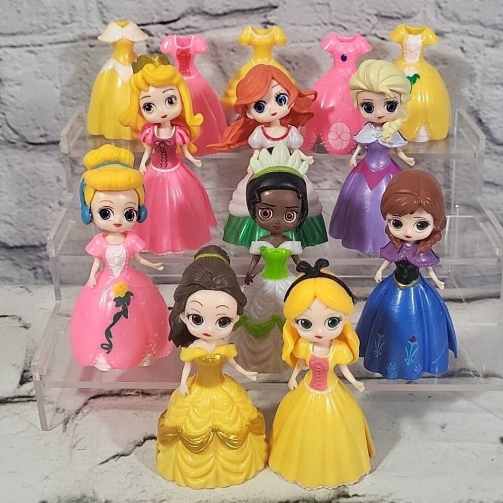 Q Posket Disney Princess Dolls Set of 8 Clip On Dresses‎ With 5 Extra Dresses